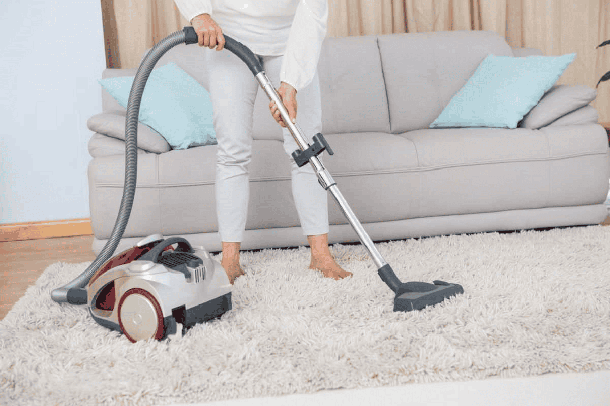 vacuum the rug